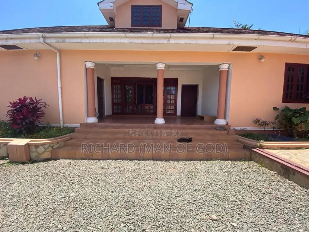 5bdrm Bungalow in Njiro for sale