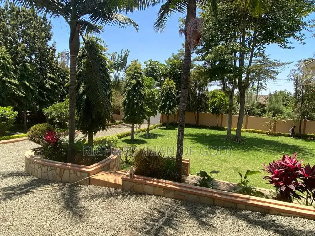 5bdrm Bungalow in Njiro for sale