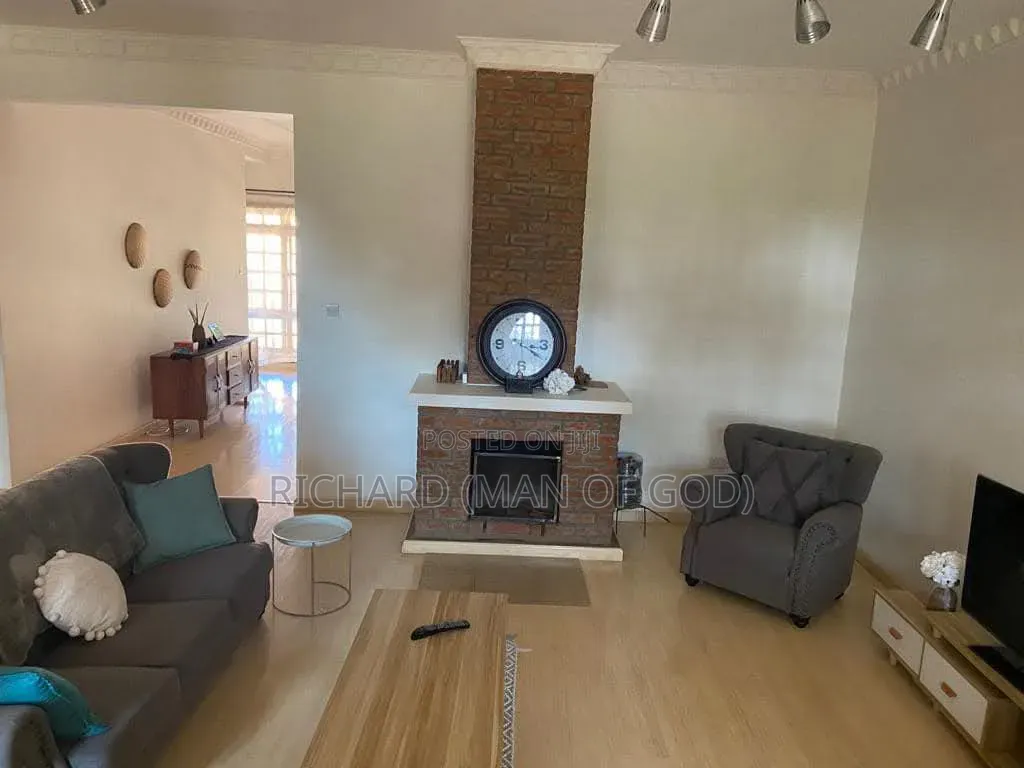 5bdrm Bungalow in Njiro for sale