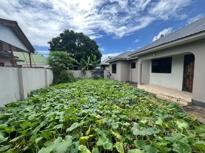 4bdrm House in Boko Msikitini, Bunju for sale