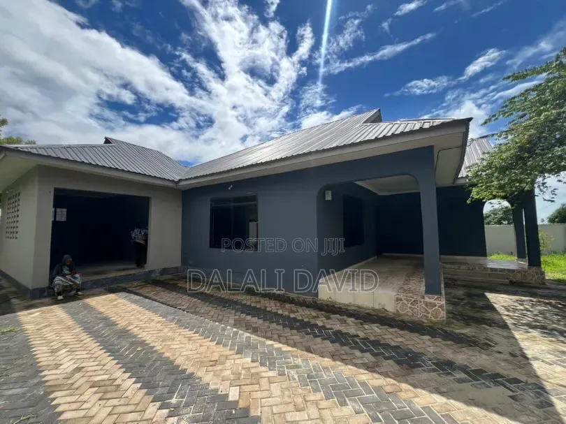 4bdrm House in Boko Msikitini, Bunju for sale