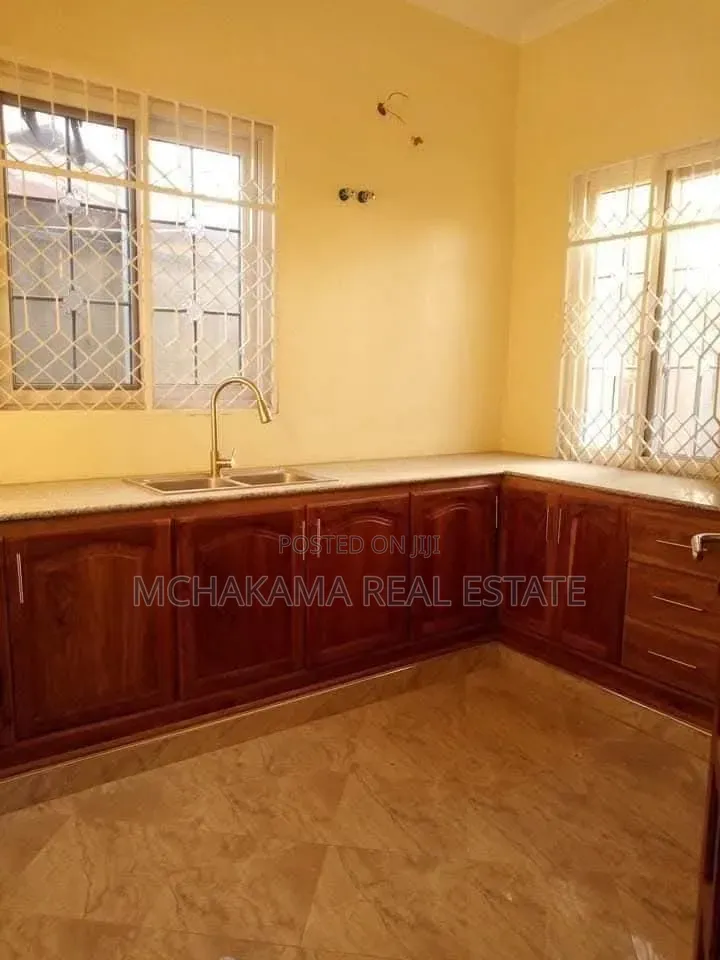 3bdrm House in Mchakama Real Estate, Kitunda for sale