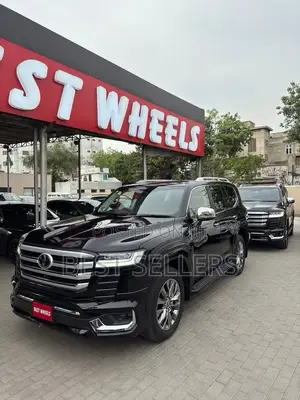 Toyota Land Cruiser LC300 2025 Black