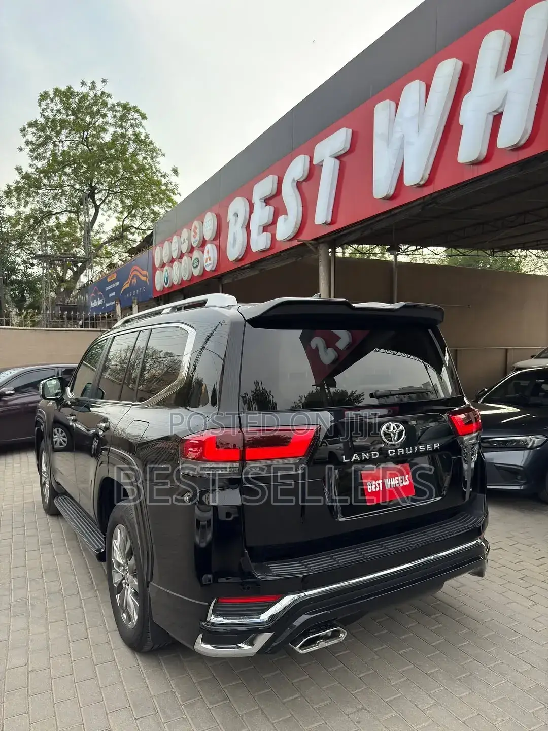Toyota Land Cruiser LC300 2025 Black