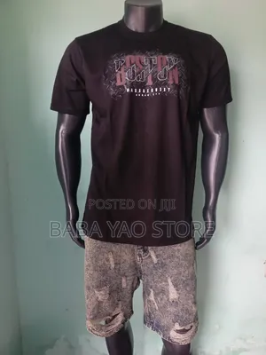 Men's T-Shirts and Capri Boyfriend Jeans Set.