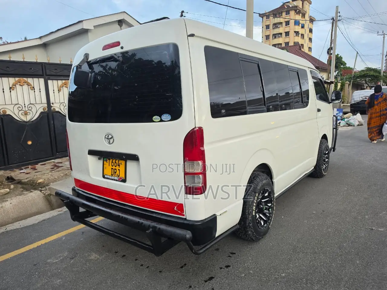 Toyota Quantum 2010 White