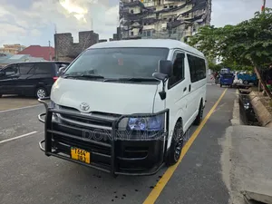 Toyota HiAce 2006 White