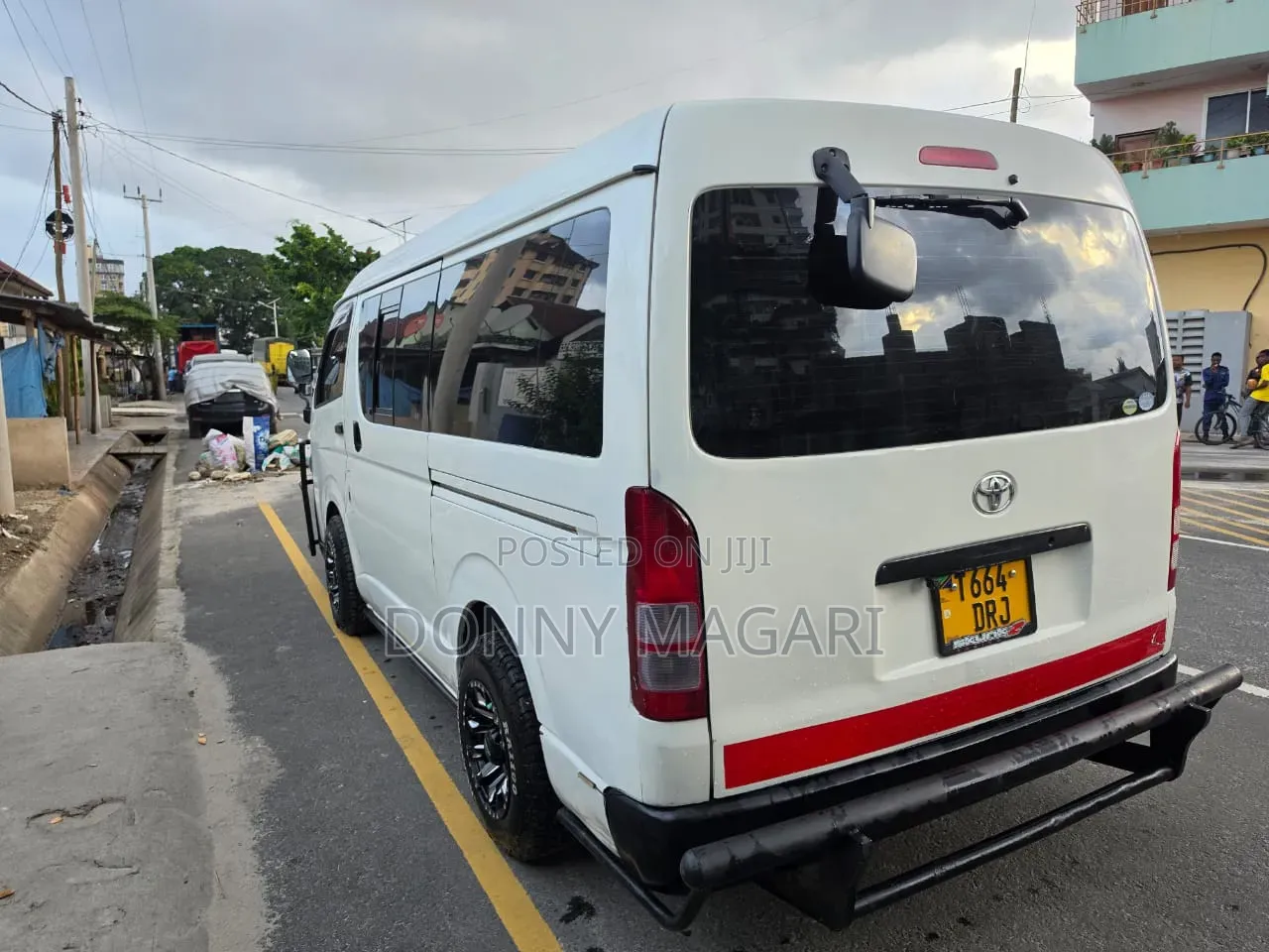 Toyota HiAce 2006 White