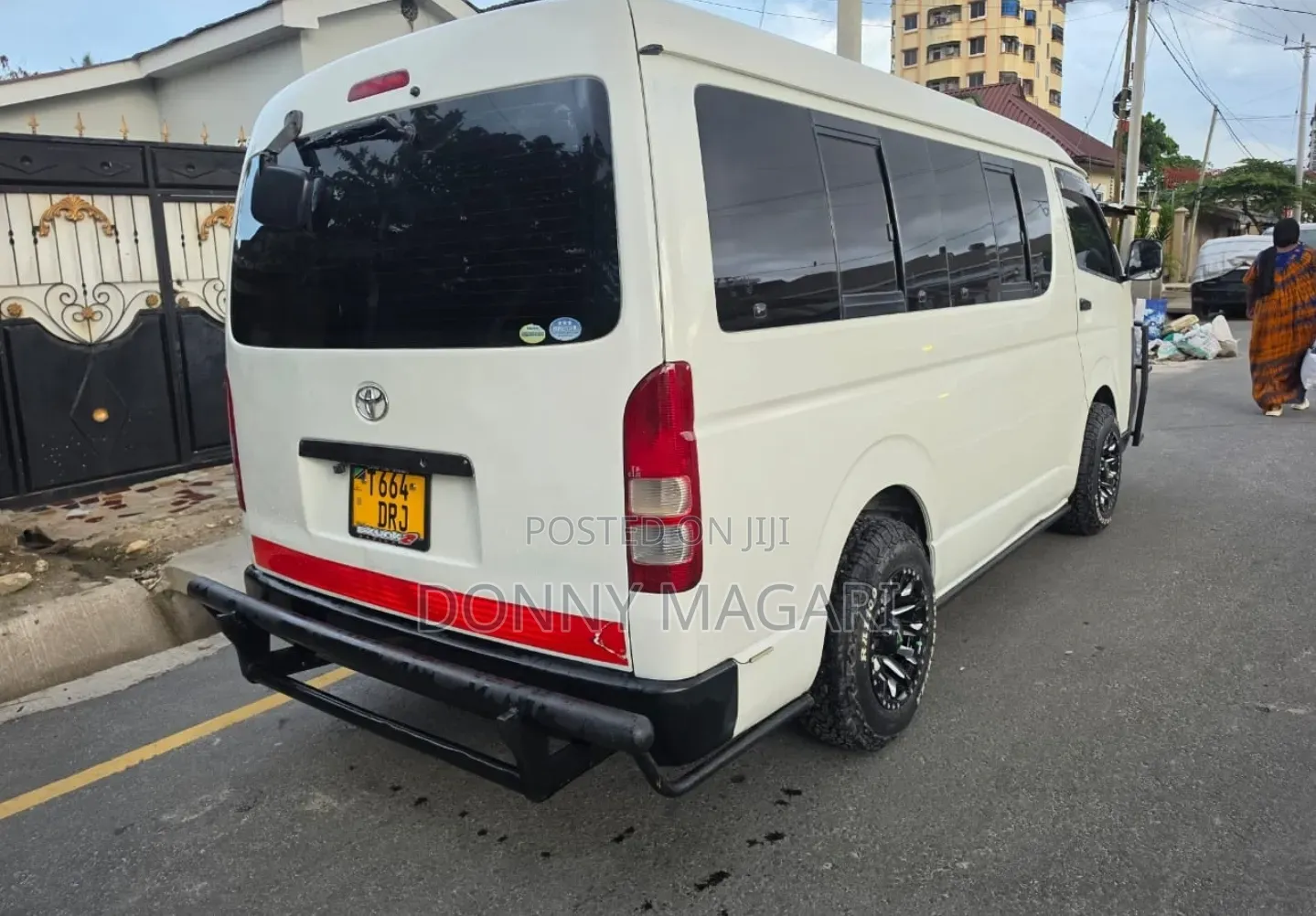 Toyota HiAce 2006 White