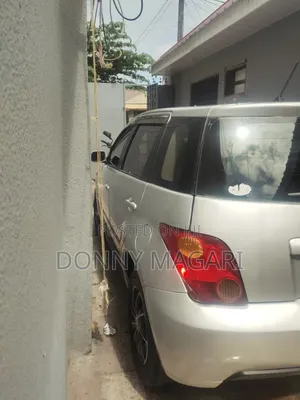 Toyota IST 2004 Silver