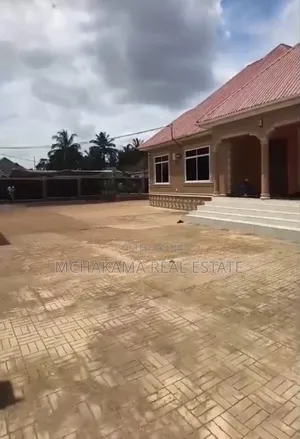 5bdrm House in Mchakama Real Estate, Chanika for sale