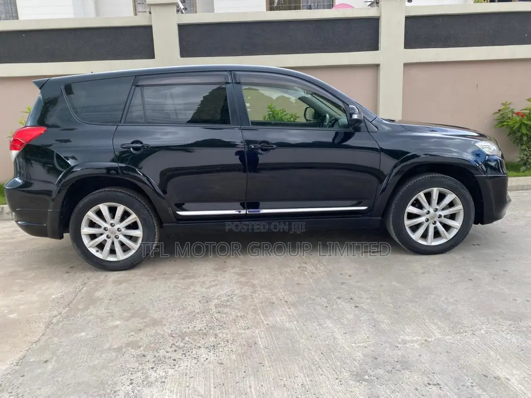 Toyota Vanguard 2012 Black