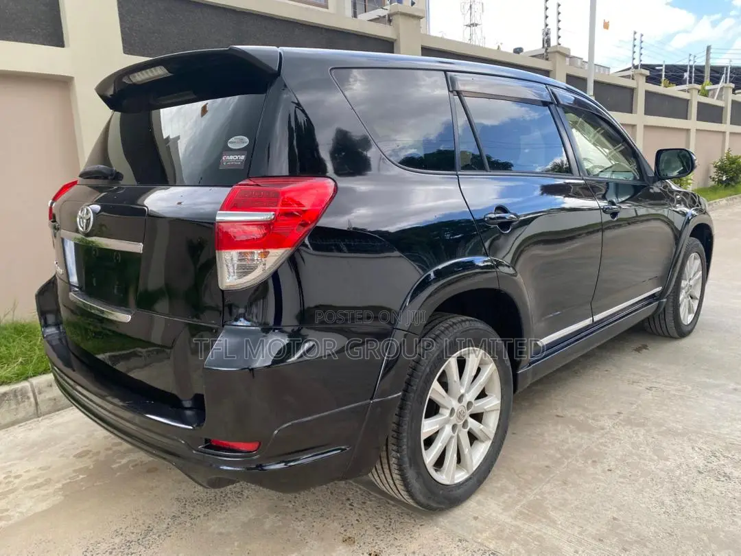 Toyota Vanguard 2012 Black