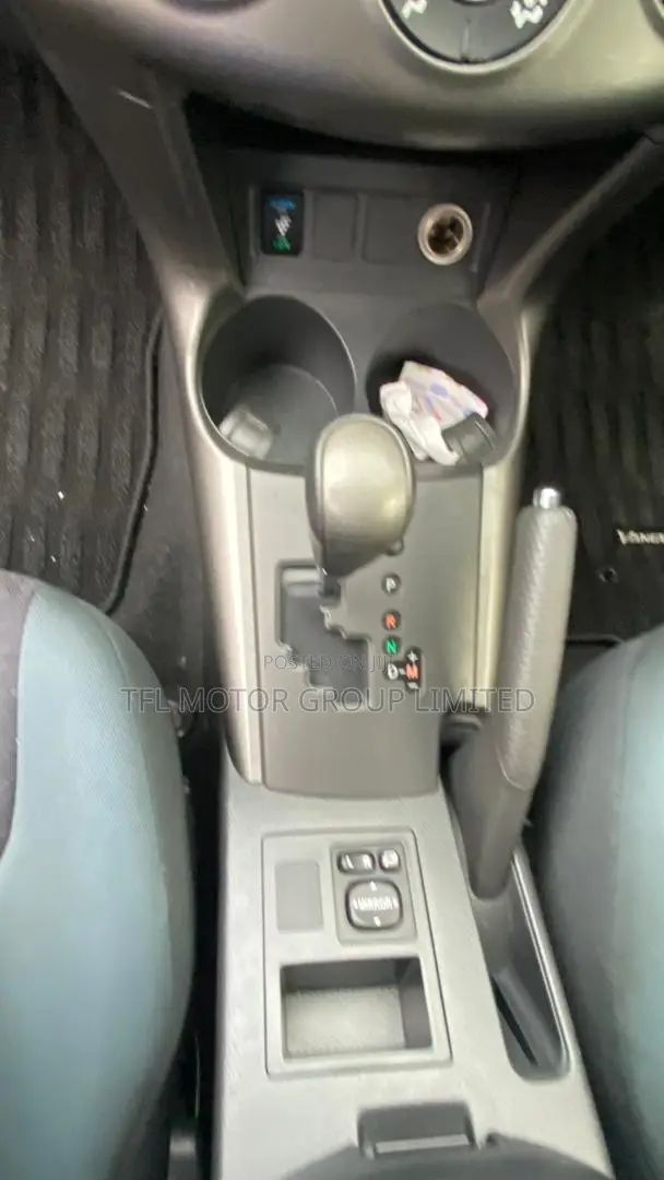 Toyota Vanguard 2012 Black