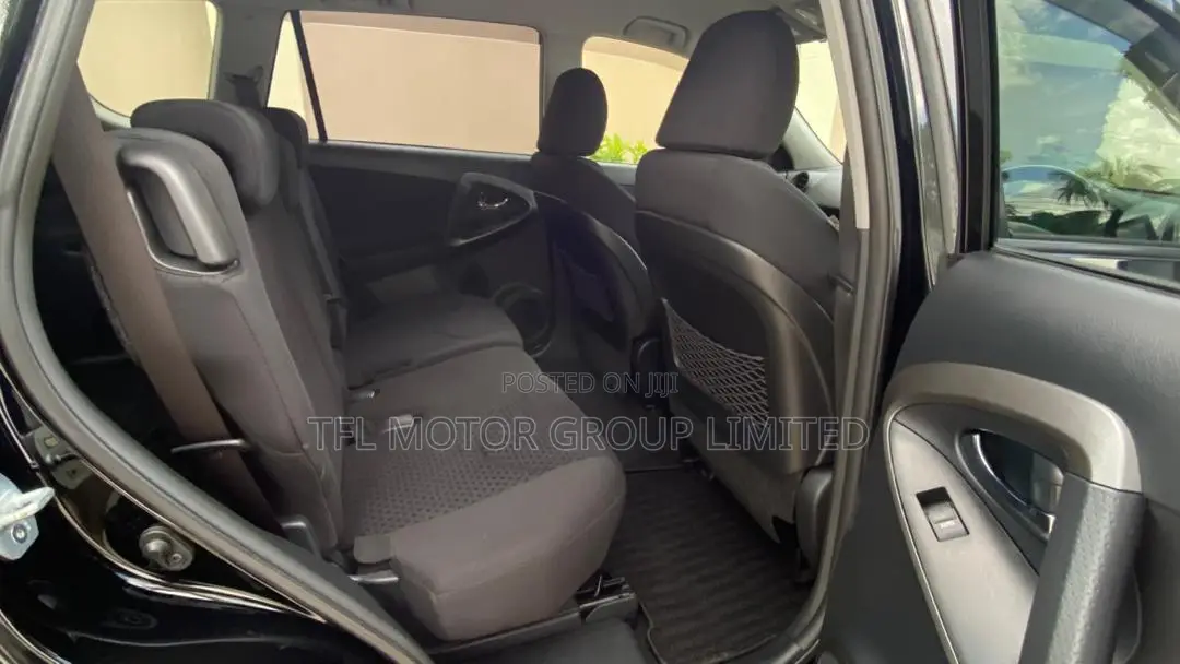 Toyota Vanguard 2012 Black