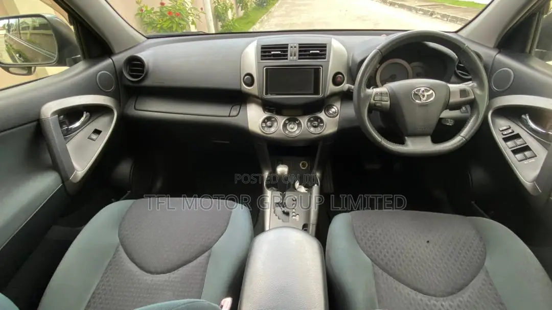 Toyota Vanguard 2012 Black