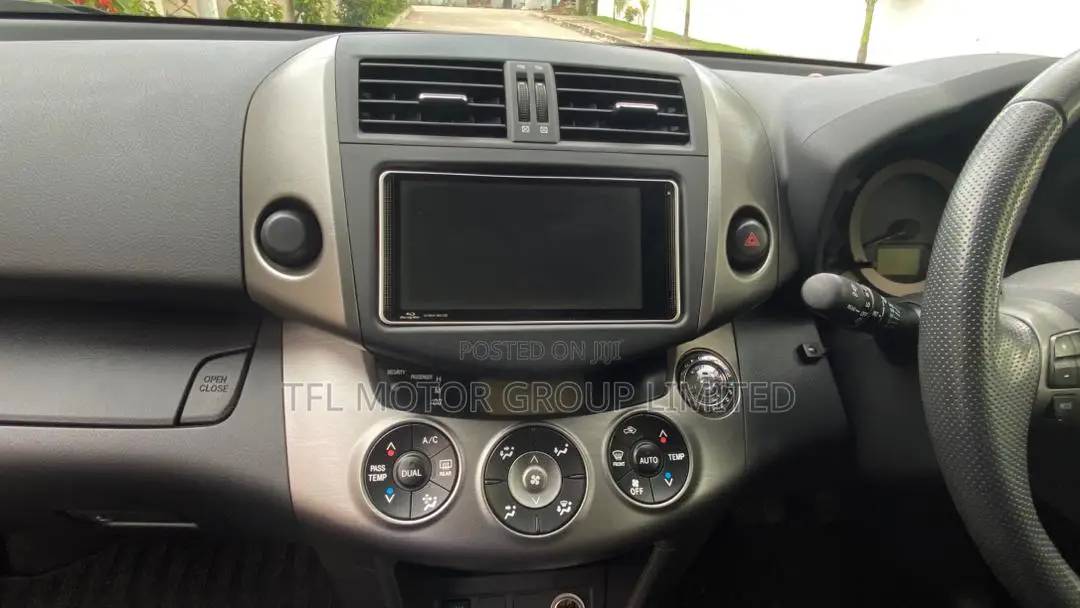 Toyota Vanguard 2012 Black