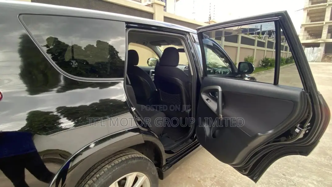 Toyota Vanguard 2012 Black