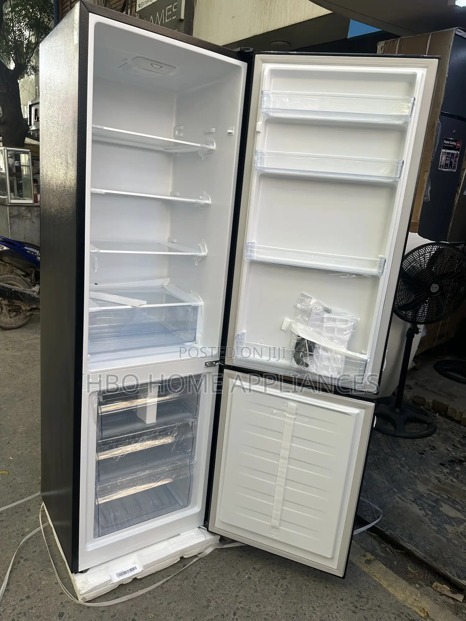 Hisense Fridge (265l)