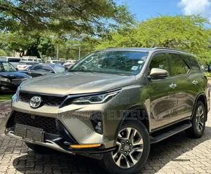Toyota Fortuner 2023 Beige