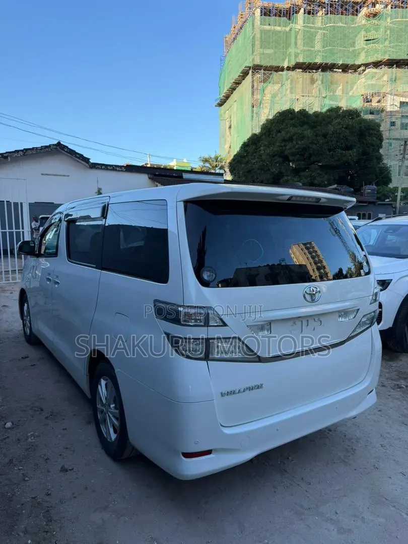 Toyota Alphard 2009 White