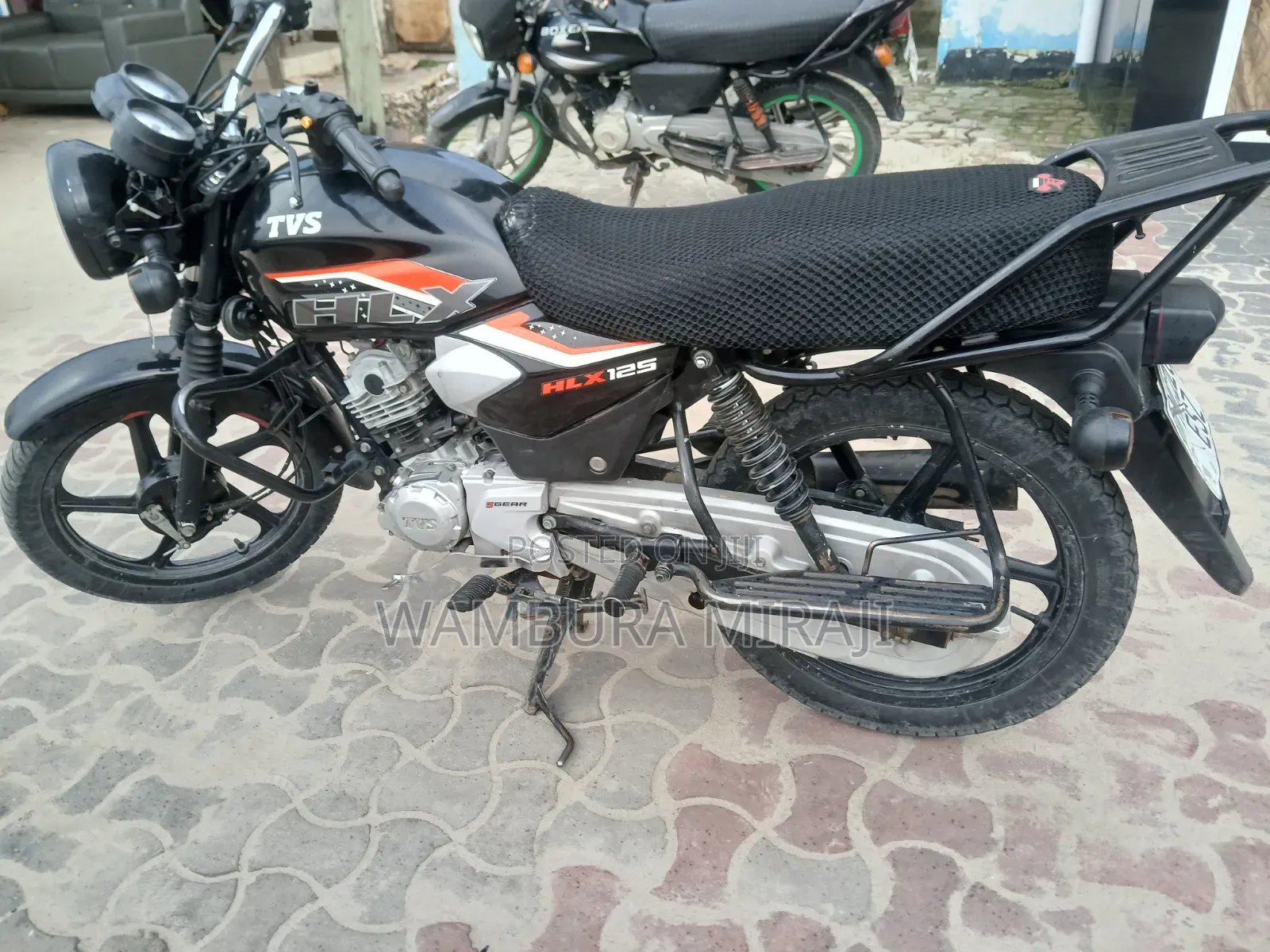 TVS HLX 125 2025 Black