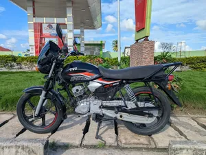 TVS HLX 125 2025 Black
