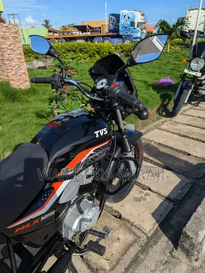 TVS HLX 125 2025 Black