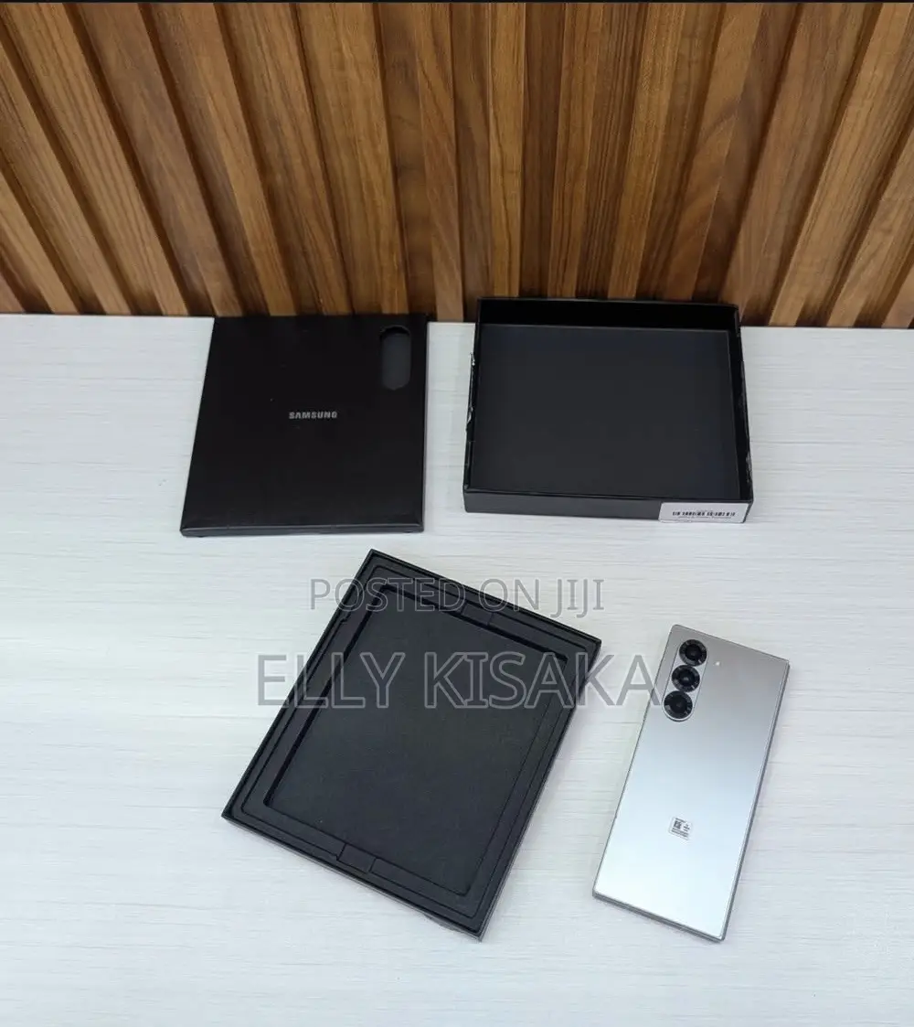 New Samsung Galaxy Z Fold6 256 GB Silver