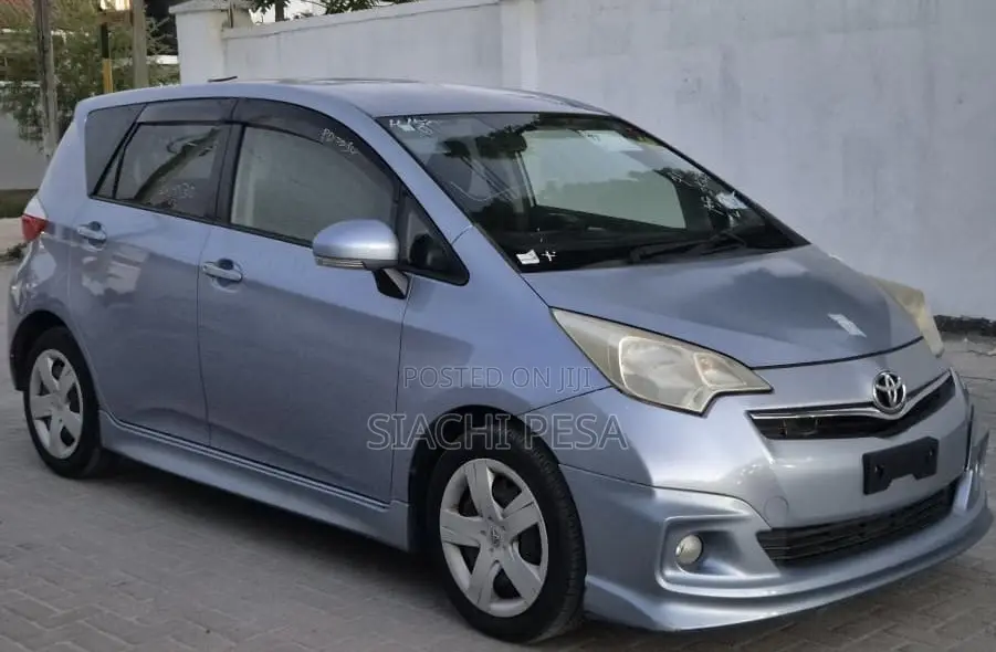 Toyota Ractis 2012 Blue