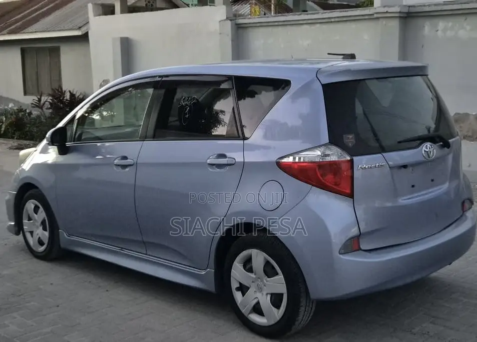 Toyota Ractis 2012 Blue