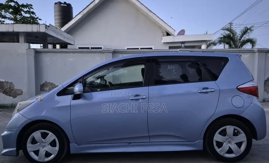 Toyota Ractis 2012 Blue
