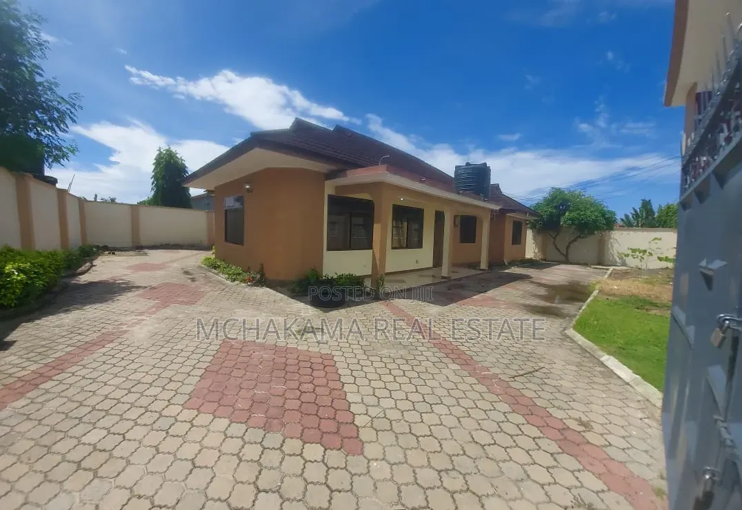 3bdrm House in Mchakama Real, Tabata for rent