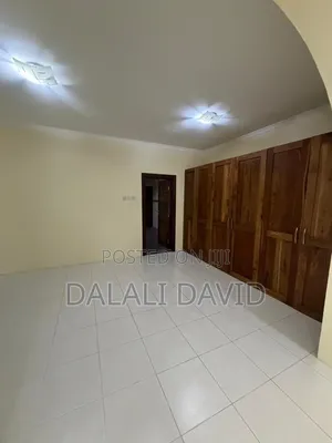 5bdrm House in Ada Estate for rent