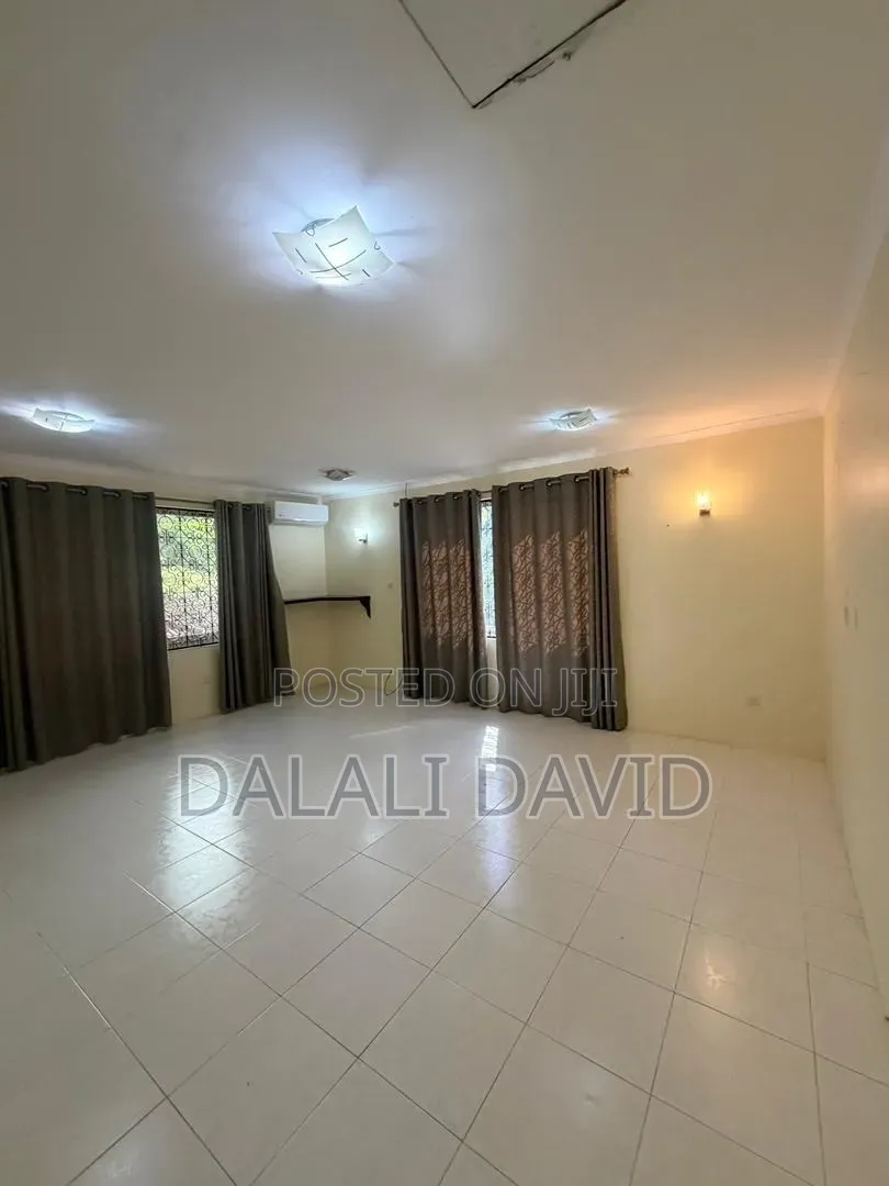 5bdrm House in Ada Estate for rent