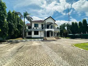 8bdrm House in Mbezi Beach for rent
