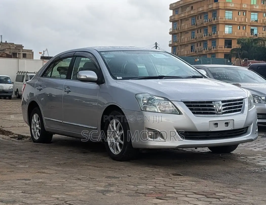 Toyota Premio 2012 Silver