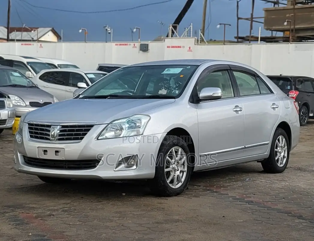 Toyota Premio 2012 Silver
