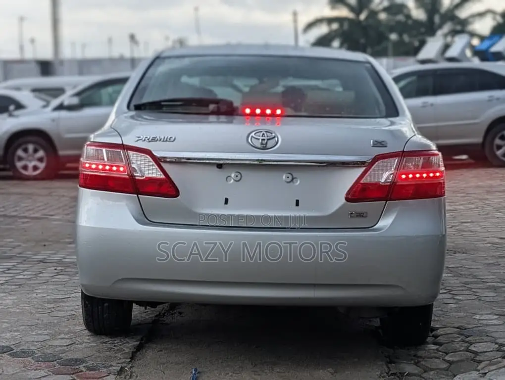 Toyota Premio 2012 Silver