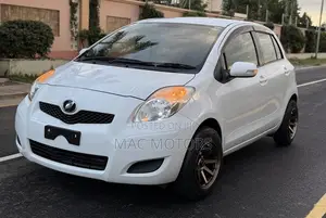 Toyota Vitz 1.0 FWD 5dr 2010 White
