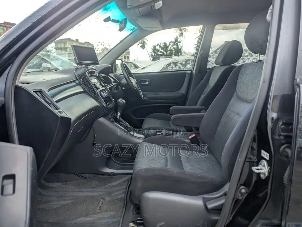 Toyota Kluger 2002 Black