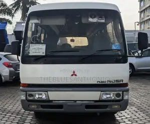 Mitsubishi Fuso Rosa 1999 White