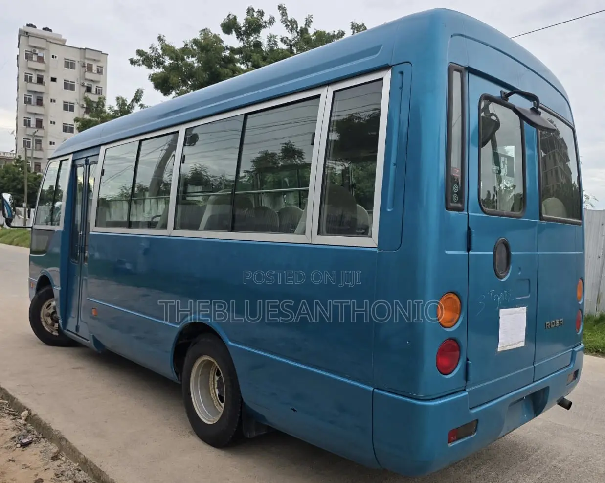 Mitsubishi Fuso Rosa 2000 Blue