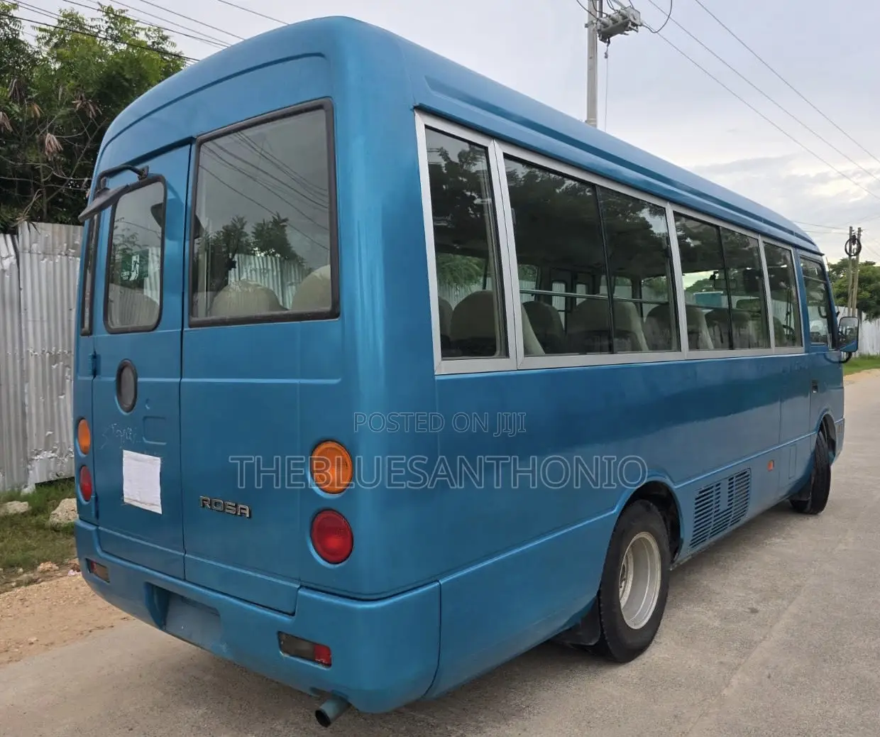 Mitsubishi Fuso Rosa 2000 Blue