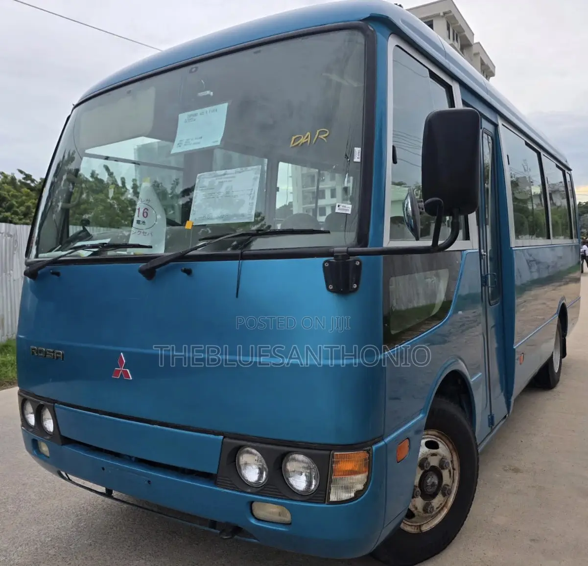 Mitsubishi Fuso Rosa 2000 Blue