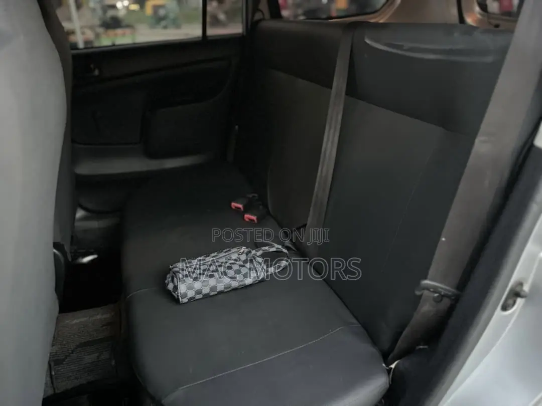 Toyota Probox 2004 Silver