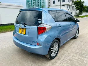 Toyota Ractis 1.5 AWD 2011 Blue