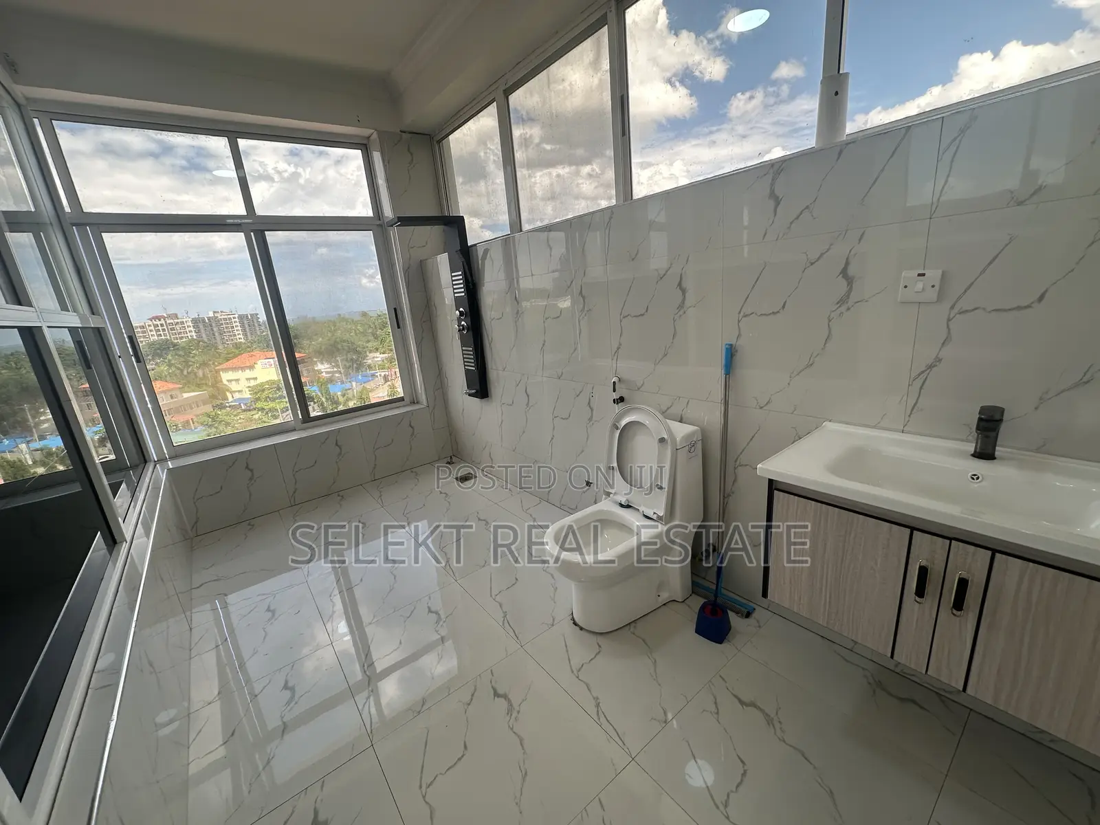 Furnished 2bdrm Apartment in Oyster Bay for rent