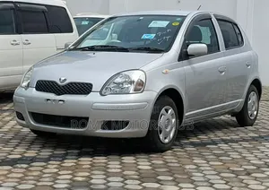 Toyota Vitz 2002 Silver