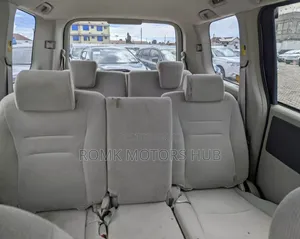 Toyota Noah 2009 Silver
